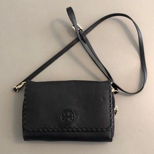 Tory Burch crossbody. EXCELLENT condition